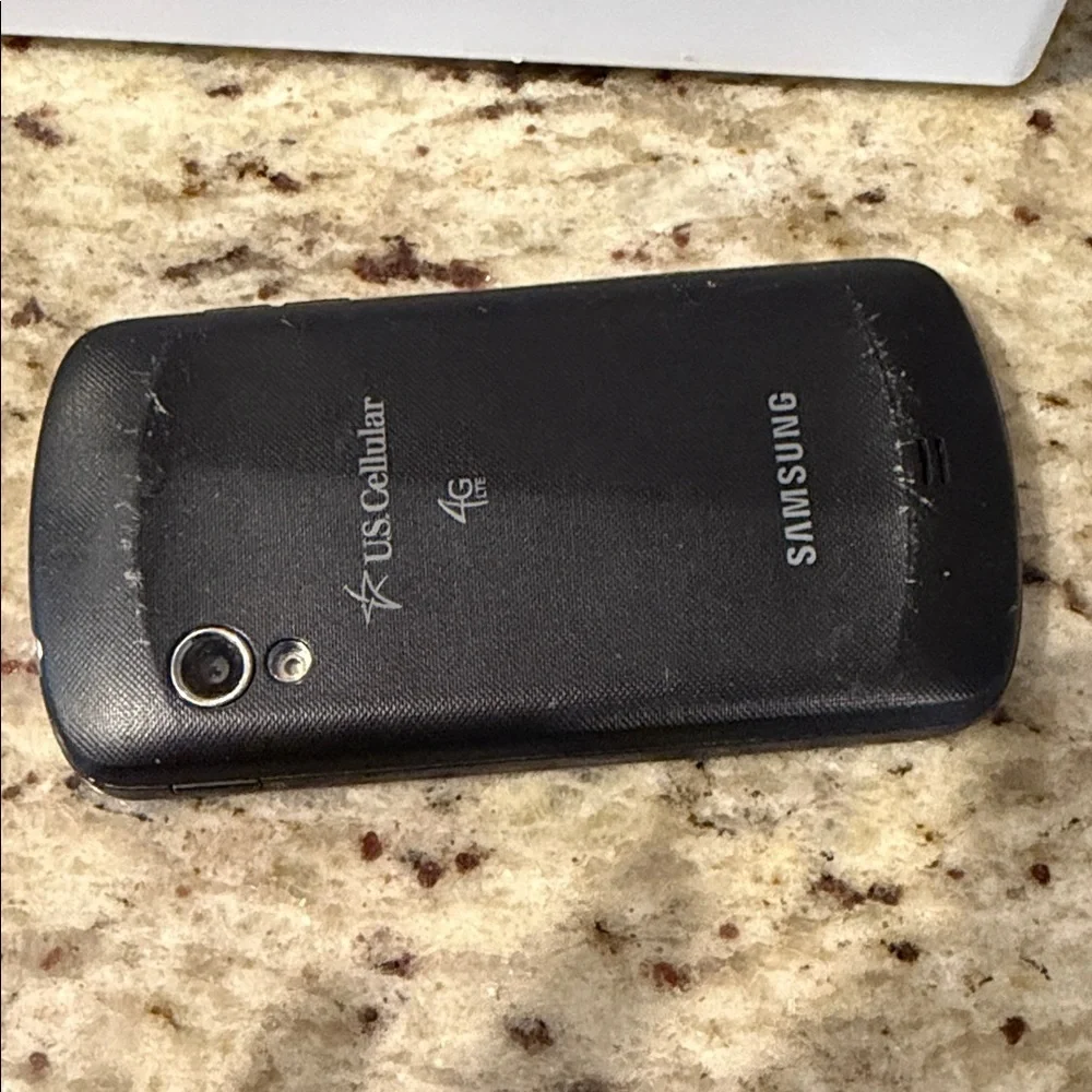 Samsung Black Smartphone with Keyboard
